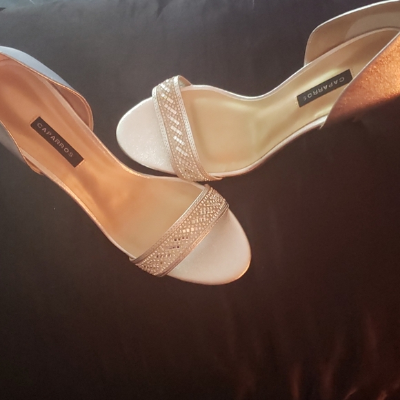 Pumps - Picture 2 of 6